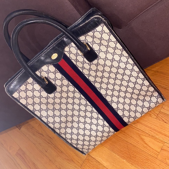 AUTHENTIC VINTAGE GUCCI - Picture 2 of 9